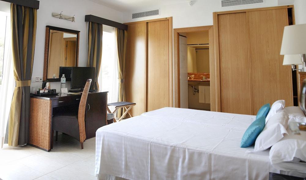 Hotel Apartamentos Cala サンタニー エクステリア 写真