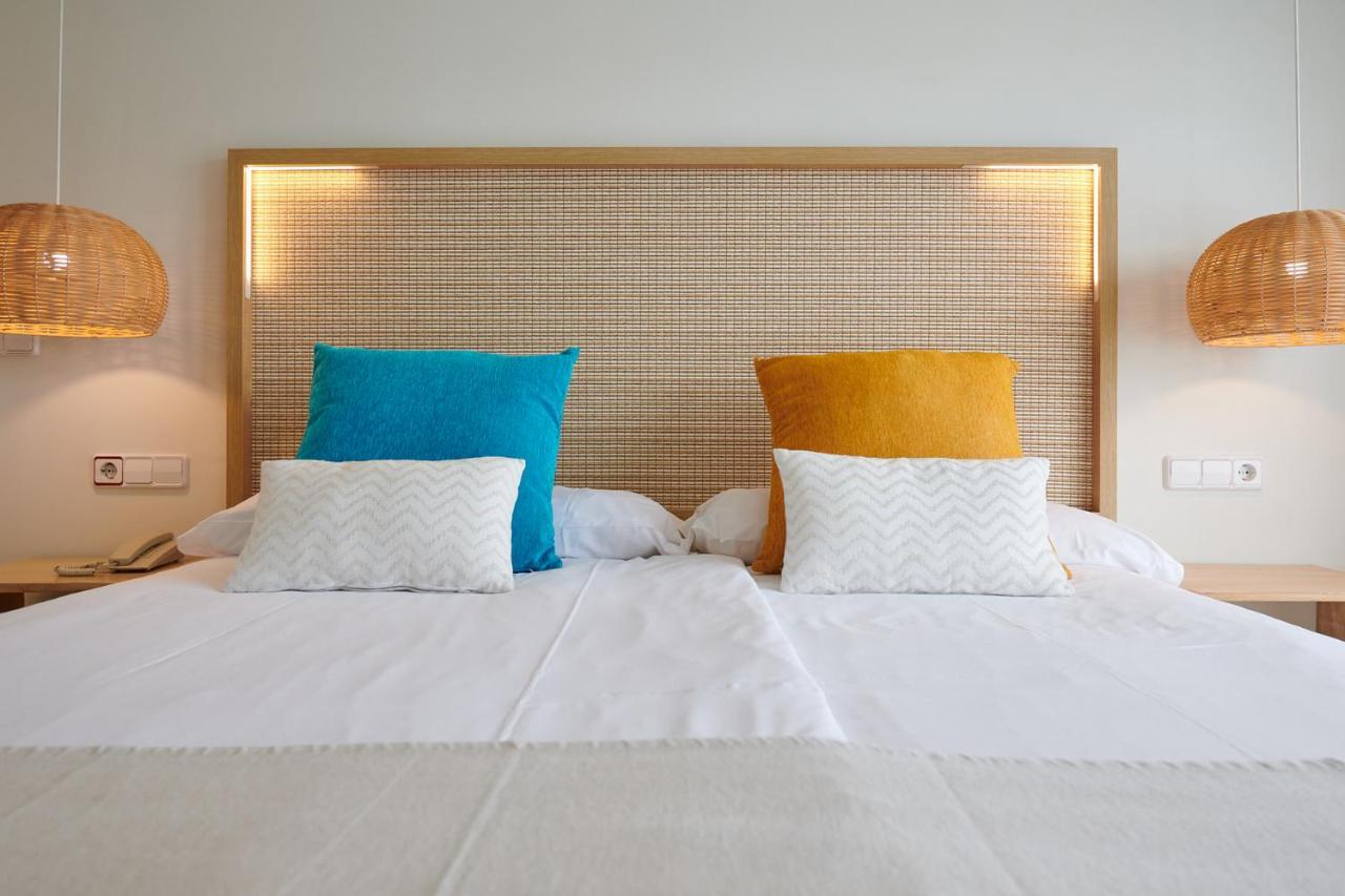 Hotel Apartamentos Cala サンタニー エクステリア 写真