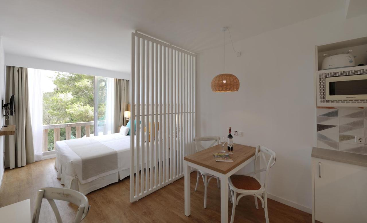 Hotel Apartamentos Cala サンタニー エクステリア 写真
